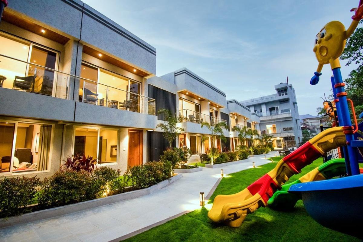 Meritas Aura Resort Lonavla Exterior foto