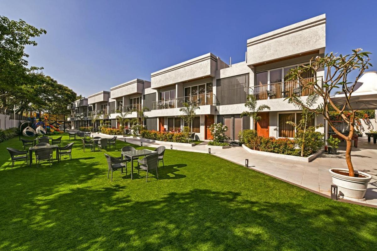 Meritas Aura Resort Lonavla Exterior foto